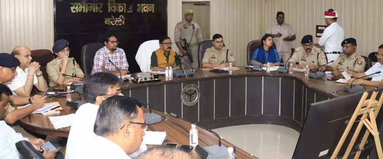 Bareilly: शांति भंग करने वालों को नहीं बख्शेंगे: डीएम Bareilly: शांति भंग करने वालों को नहीं बख्शेंगे: डीएम