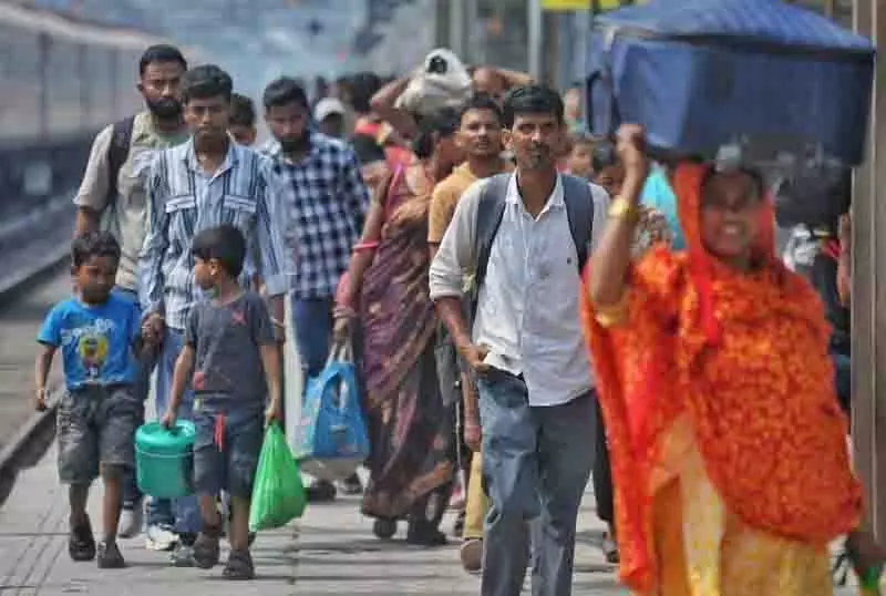 Jalandhar: प्रवासी से जुड़ी आपराधिक गतिविधियों के खिलाफ कार्रवाई की मांग को लेकर विरोध मार्च Jalandhar: प्रवासी से जुड़ी आपराधिक गतिविधियों के खिलाफ कार्रवाई की मांग को लेकर विरोध मार्च