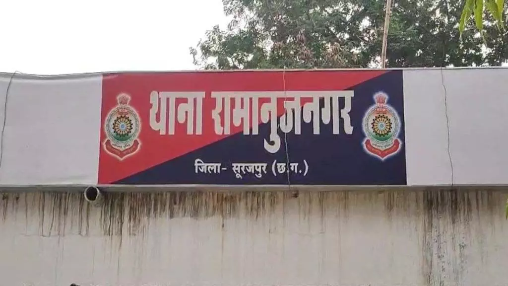 बोलेरो से कुचलकर हत्या: थानेदार लाइन अटैच, पिता-पुत्र की मौत से सनसनी बोलेरो से कुचलकर हत्या: थानेदार लाइन अटैच, पिता-पुत्र की मौत से सनसनी