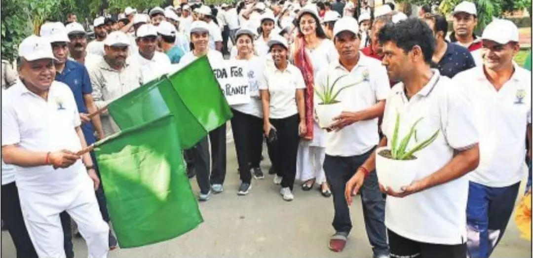 Bareilly: आयुर्वेद को बढ़ावा देने के लिए रैली रवाना Bareilly: आयुर्वेद को बढ़ावा देने के लिए रैली रवाना