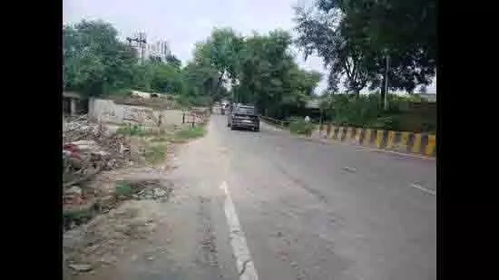 Greater Noida: सेक्टर पी-3 में नया तीन-लेन पुल बनेगा, यातायात होगा सुगम Greater Noida: सेक्टर पी-3 में नया तीन-लेन पुल बनेगा, यातायात होगा सुगम