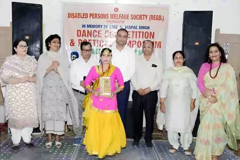 Jalandhar: दृष्टिबाधित संदीप शर्मा दिव्यांगों के लिए मार्गदर्शक बने Jalandhar: दृष्टिबाधित संदीप शर्मा दिव्यांगों के लिए मार्गदर्शक बने