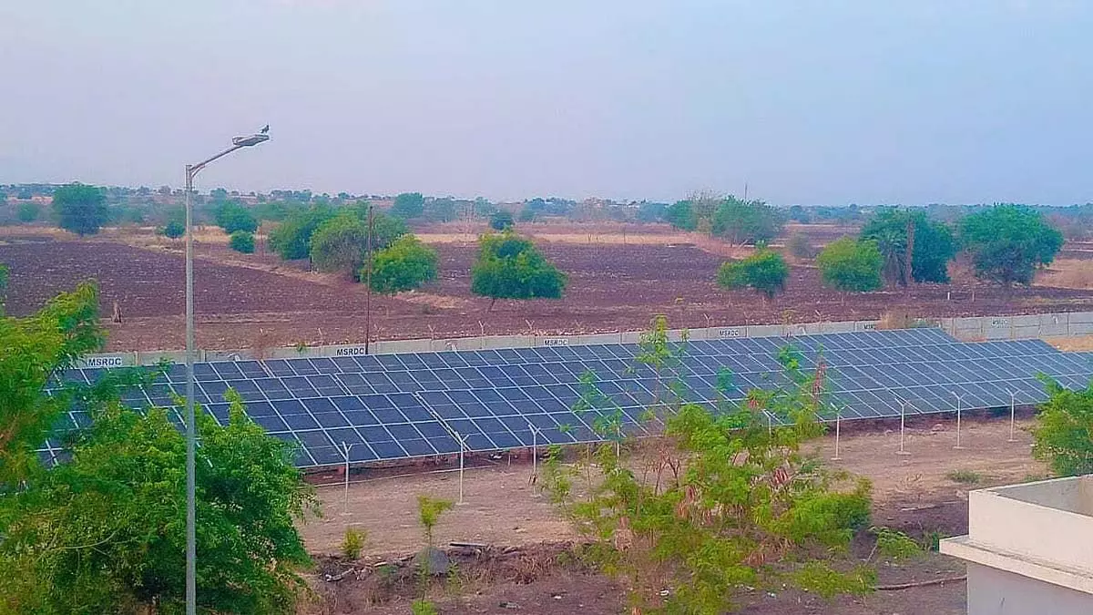Maharashtra : समृद्धि एक्सप्रेसवे सौर ऊर्जा उत्पन्न करने वाला भारत का पहला मेगा हाईवे बन गया Maharashtra : समृद्धि एक्सप्रेसवे सौर ऊर्जा उत्पन्न करने वाला भारत का पहला मेगा हाईवे बन गया