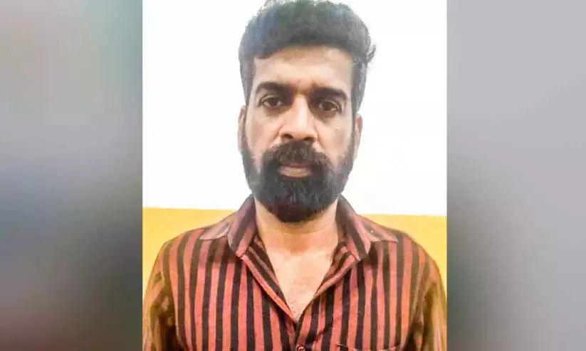 Kerala : युवक पर हमला करने के आरोप में एक व्यक्ति गिरफ्तार Kerala : युवक पर हमला करने के आरोप में एक व्यक्ति गिरफ्तार
