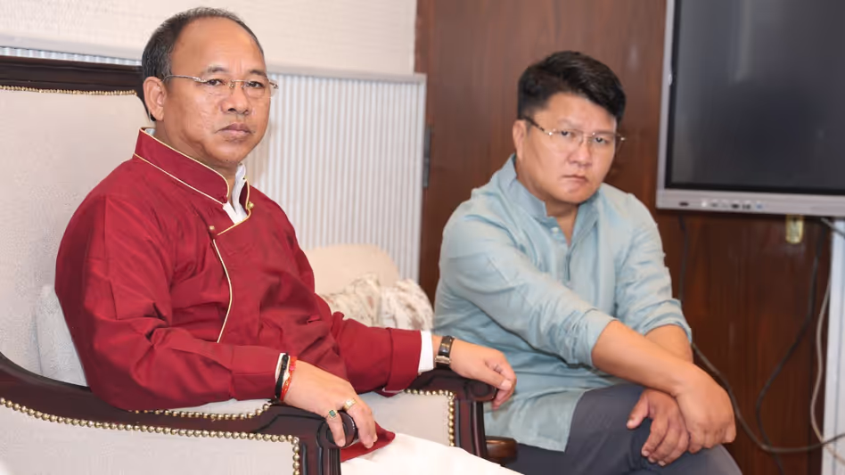 Arunachal : ईटानगर में प्रधानमंत्री के कार्यक्रम के दौरान व्यवधान डालने के प्रयास को तुरंत नियंत्रित कर लिया Arunachal : ईटानगर में प्रधानमंत्री के कार्यक्रम के दौरान व्यवधान डालने के प्रयास को तुरंत नियंत्रित कर लिया