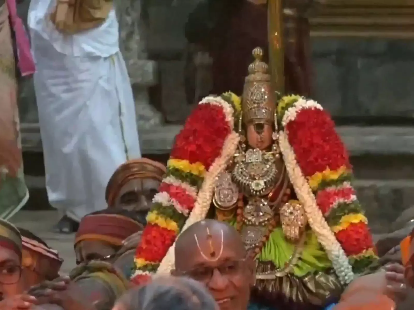 श्रीरंगम रंगनाथस्वामी मंदिर में Navratri उत्सव का शुभारंभ श्रीरंगम रंगनाथस्वामी मंदिर में Navratri उत्सव का शुभारंभ