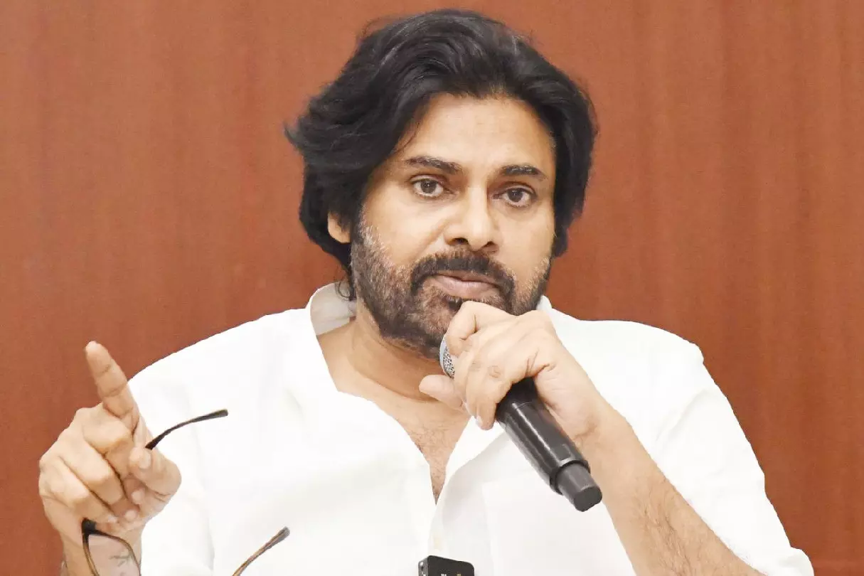पवन कल्याण ने उप्पाडा मछुआरों की चिंताओं के समाधान के लिए समिति की घोषणा की पवन कल्याण ने उप्पाडा मछुआरों की चिंताओं के समाधान के लिए समिति की घोषणा की