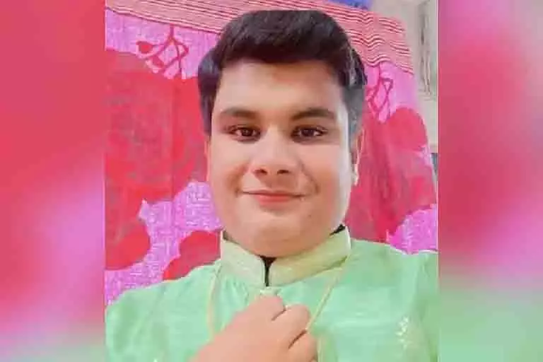 NEET क्वालिफाई छात्र ने की खुदकुशी, सुसाइड नोट में व्यवसाय की बात NEET क्वालिफाई छात्र ने की खुदकुशी, सुसाइड नोट में व्यवसाय की बात