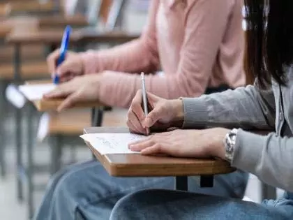 MPSC Exam:अनुचित साधनों के कारण 85 छात्र स्थायी रूप से बर्खास्त! MPSC Exam:अनुचित साधनों के कारण 85 छात्र स्थायी रूप से बर्खास्त!