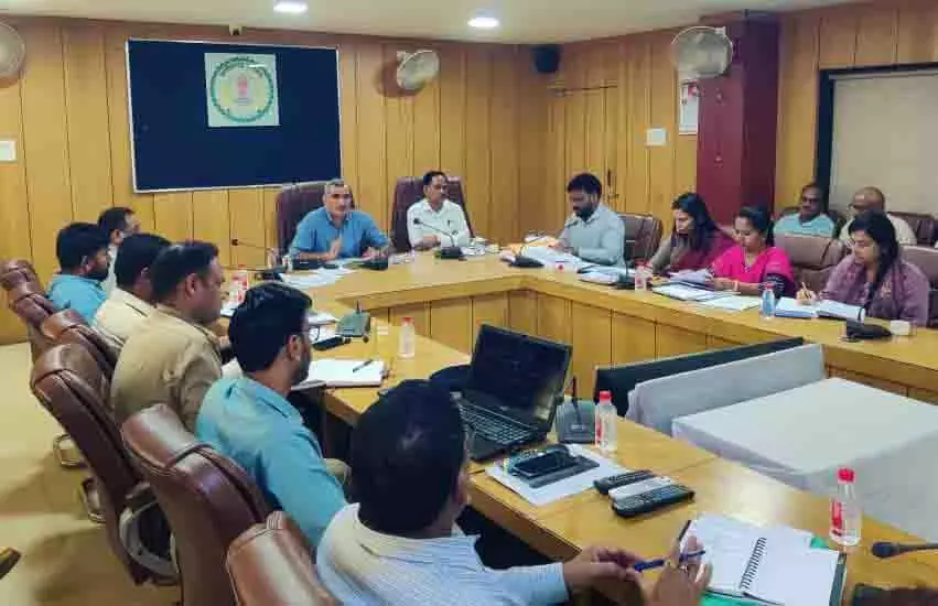 एग्री स्टैक पोर्टल में शत-प्रतिशत किसान पंजीयन सुनिश्चित करें: कलेक्टर शर्मा एग्री स्टैक पोर्टल में शत-प्रतिशत किसान पंजीयन सुनिश्चित करें: कलेक्टर शर्मा