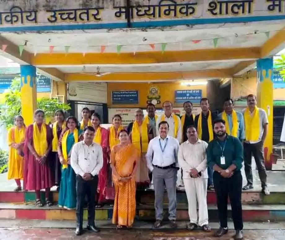 एडलवाइस लाइफ़ इंश्योरेंस ने शिक्षकों को किया सम्मानित एडलवाइस लाइफ़ इंश्योरेंस ने शिक्षकों को किया सम्मानित