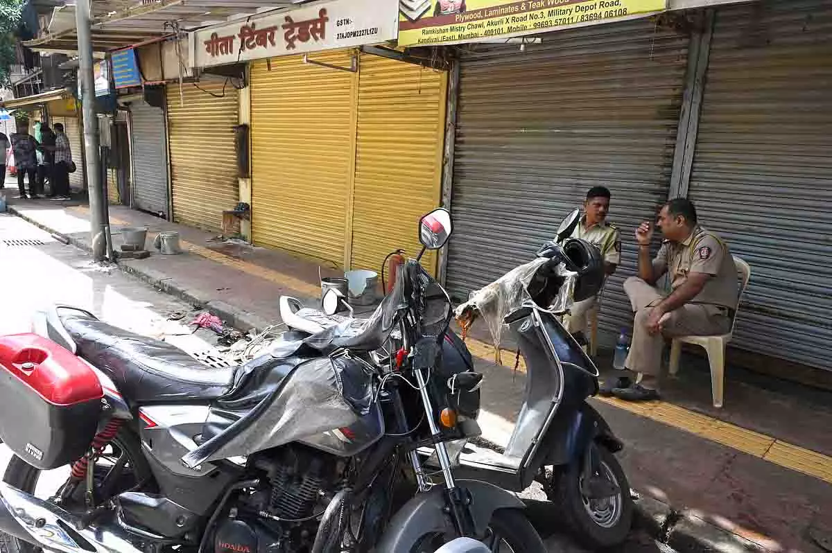 Kandivali: कैटरिंग किचन में विस्फोट, छह महिलाओं समेत सात गंभीर रूप से घायल Kandivali: कैटरिंग किचन में विस्फोट, छह महिलाओं समेत सात गंभीर रूप से घायल
