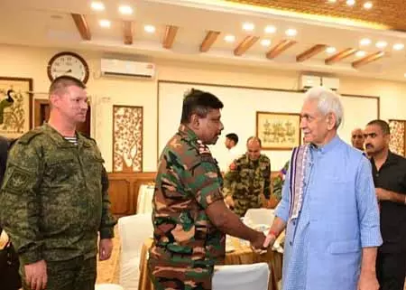 एनडीसी कोर्स में हिस्सा ले रहे अधिकारियों से एलजी मनोज सिन्हा ने की मुलाकात एनडीसी कोर्स में हिस्सा ले रहे अधिकारियों से एलजी मनोज सिन्हा ने की मुलाकात
