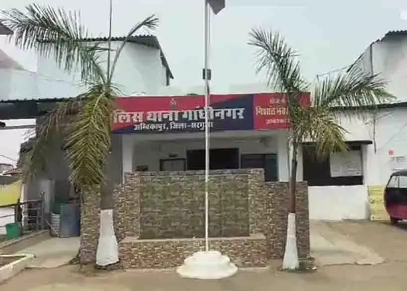 पेट्रोल पंप मैनेजर ने 12.50 लाख रुपये का गबन किया, दो बाउंस चेक के बाद FIR दर्ज पेट्रोल पंप मैनेजर ने 12.50 लाख रुपये का गबन किया, दो बाउंस चेक के बाद FIR दर्ज
