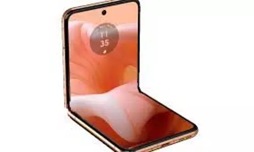 Motorola Foldable Phone: मोटोरोला के फोल्डेबल फोन्स पर भारी छूट Motorola Foldable Phone: मोटोरोला के फोल्डेबल फोन्स पर भारी छूट