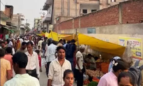 Unnao: आदर्श नगर में नरक जैसे हालात, हजारों लोग बेबस Unnao: आदर्श नगर में नरक जैसे हालात, हजारों लोग बेबस