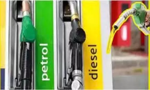 Petrol Diesel Price Today: पेट्रोल-डीजल की कीमतों में हुआ है बड़ा बदलाव? चेक करें ताजा रेट Petrol Diesel Price Today: पेट्रोल-डीजल की कीमतों में हुआ है बड़ा बदलाव? चेक करें ताजा रेट