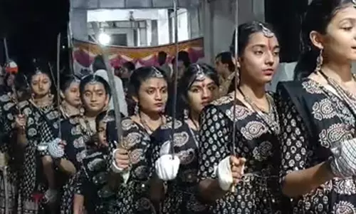 विदेशियों पर भी गरबा का जादू विदेशियों पर भी गरबा का जादू