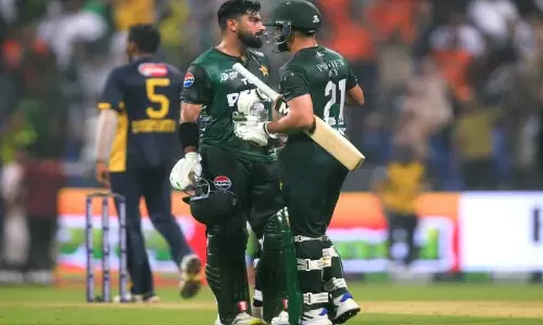 Asia Cup 2025 Super 4: पाकिस्तान श्रीलंका को हराकर अंक तालिका में दूसरे स्थान पर पहुंचा Asia Cup 2025 Super 4: पाकिस्तान श्रीलंका को हराकर अंक तालिका में दूसरे स्थान पर पहुंचा