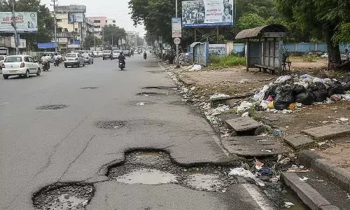 गड्ढों को बंद करने की कार्रवाई करें: विधायक का नोटिस गड्ढों को बंद करने की कार्रवाई करें: विधायक का नोटिस