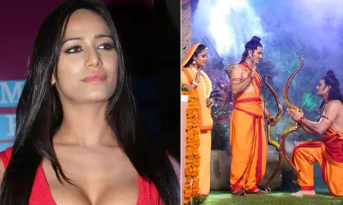 Mumbai: पूनम पांडे ने रामलीला में मंदोदरी का रोल छोड़ा Mumbai: पूनम पांडे ने रामलीला में मंदोदरी का रोल छोड़ा