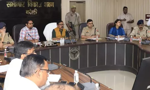 Bareilly: शांति भंग करने वालों को नहीं बख्शेंगे: डीएम