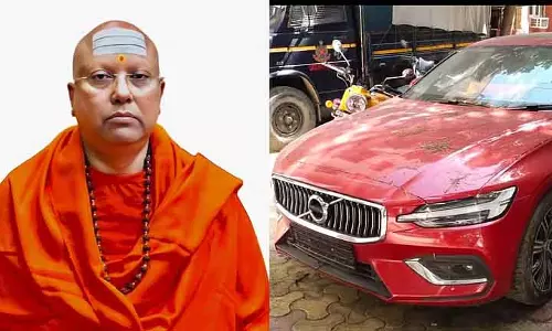 दिल्ली संस्थान में छात्राओं के यौन उत्पीड़न के आरोप में धर्मगुरु पर मामला दर्ज दिल्ली संस्थान में छात्राओं के यौन उत्पीड़न के आरोप में धर्मगुरु पर मामला दर्ज