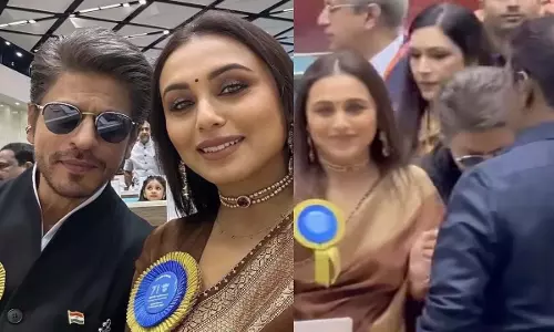 Shah Rukh Khan ने थामा रानी मुखर्जी का पल्लू, फैन्स हुए बेकाबू Shah Rukh Khan ने थामा रानी मुखर्जी का पल्लू, फैन्स हुए बेकाबू
