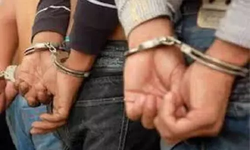 Sonbhadra: पुलिस और बदमाशों के बीच मुठभेड़ में दो घायल गिरफ्तार हुए