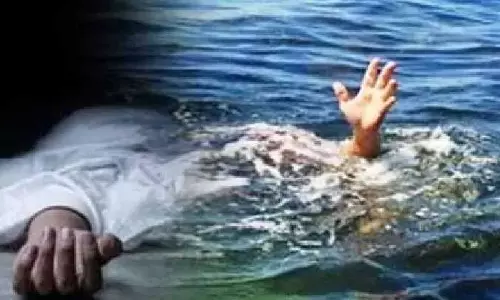 Sitapur: खेलते समय गहरे पानी में डूबे चार बच्चे Sitapur: खेलते समय गहरे पानी में डूबे चार बच्चे