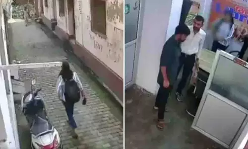 लखीमपुर के कोचिंग सेंटर में किशोरी से छेड़छाड़, CCTV में कैद हुई घटना लखीमपुर के कोचिंग सेंटर में किशोरी से छेड़छाड़, CCTV में कैद हुई घटना