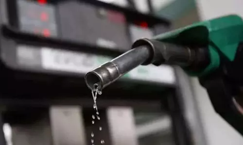 Odisha : उपभोक्ताओं से धोखाधड़ी करने पर ईंधन पंपों से 69,000 रुपये का जुर्माना वसूला गया Odisha : उपभोक्ताओं से धोखाधड़ी करने पर ईंधन पंपों से 69,000 रुपये का जुर्माना वसूला गया