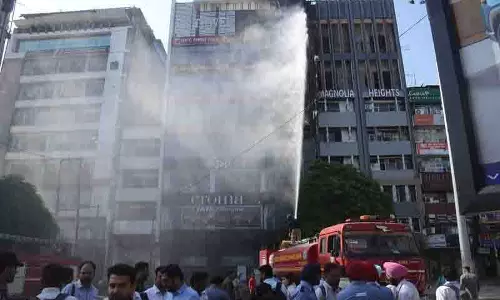 Ludhiana के फिरोज गांधी मार्केट में बहुमंजिला इमारत में लगी आग Ludhiana के फिरोज गांधी मार्केट में बहुमंजिला इमारत में लगी आग