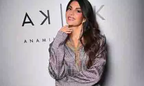 Jacqueline Fernandez ने लंदन फैशन वीक में बिखेरा जलवा