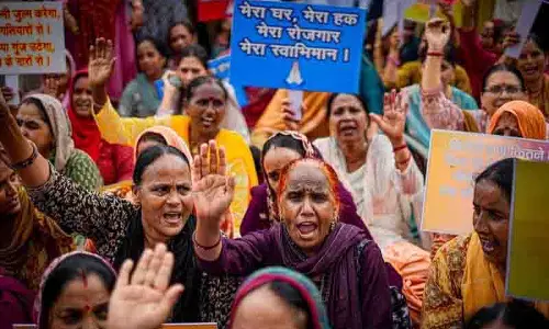 Himachal: मेरा घर, मेरा अधिकार, धर्मशाला की सड़कें पीड़ा से गूंज रही Himachal: मेरा घर, मेरा अधिकार, धर्मशाला की सड़कें पीड़ा से गूंज रही