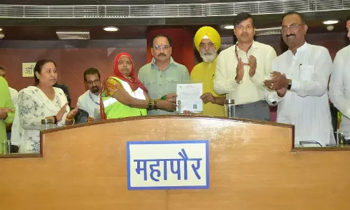 New Delhi: नगर निगम ने सफाई कर्मचारियों को नियमितीकरण का अधिकार दिया