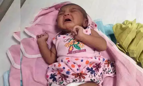 Dhar: चाय की दुकान पर लावारिस शिशु मिला, विशेष देखभाल में Dhar: चाय की दुकान पर लावारिस शिशु मिला, विशेष देखभाल में