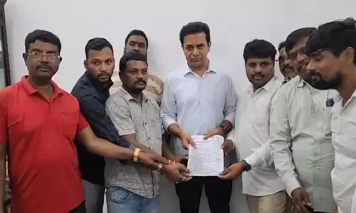 Congress ने गिग वर्कर्स के साथ बहुत बड़ा विश्वासघात किया है.. केटीआर का झंडा