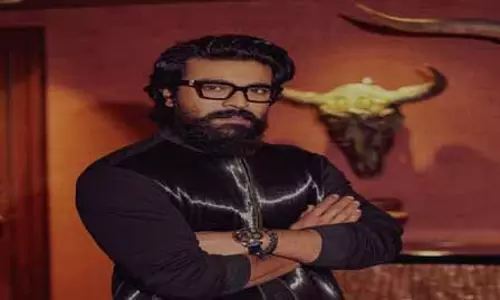 रामचरण ने शाहरुख खान, मोहनलाल समेत कई स्टार्स को अवार्ड मिलने पर दी बधाई रामचरण ने शाहरुख खान, मोहनलाल समेत कई स्टार्स को अवार्ड मिलने पर दी बधाई
