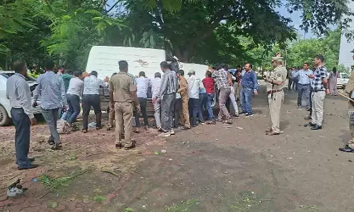 Maharashtra: नंदुरबार में आदिवासी युवक की मौत से हिंसक विरोध प्रदर्शन Maharashtra: नंदुरबार में आदिवासी युवक की मौत से हिंसक विरोध प्रदर्शन
