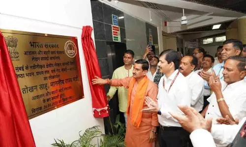 केंद्रीय तोखन साहू ने मुंबई में नवीनीकृत क्षेत्रीय लेखन सामग्री डिपो का किया लोकार्पण