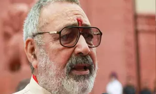 बिहार चुनाव 2025: गिरिराज सिंह ने ओवैसी को निशाना बनाया