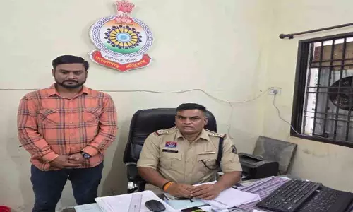 CG: होटल में गुंडागर्दी करने वाला वसीम खान गिरफ्तार CG: होटल में गुंडागर्दी करने वाला वसीम खान गिरफ्तार