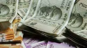 Sidhi: दिनदहाड़े व्यापारी से 2.50 लाख रुपए लूटे, गर्दन पर चाकू रखकर जंगल में फरार Sidhi: दिनदहाड़े व्यापारी से 2.50 लाख रुपए लूटे, गर्दन पर चाकू रखकर जंगल में फरार