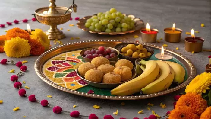 Kanya Pujan: इन चीजों के बिना अधूरी मानी जाती है नवरात्रि कन्या भोज की थाली Kanya Pujan: इन चीजों के बिना अधूरी मानी जाती है नवरात्रि कन्या भोज की थाली