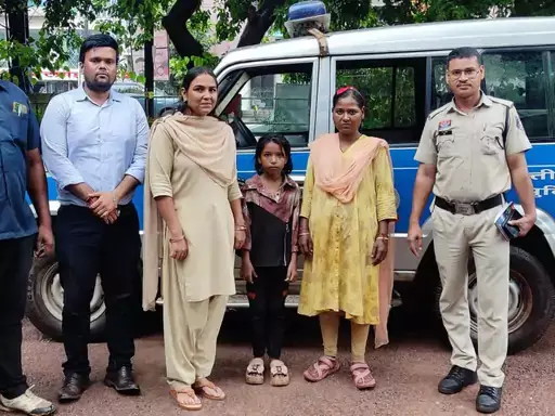 बच्ची गुमी दुर्ग रेलवे स्टेशन में, पुलिस की सतर्कता से सकुशल बरामद बच्ची गुमी दुर्ग रेलवे स्टेशन में, पुलिस की सतर्कता से सकुशल बरामद