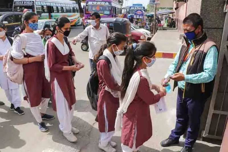 Punjab: चिट्टे पर सवालों से छिड़ी बहस, जिज्ञासा बढ़ी Punjab: चिट्टे पर सवालों से छिड़ी बहस, जिज्ञासा बढ़ी