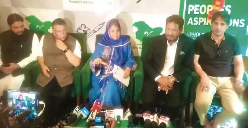 महबूबा: पीएसए और पर्यटन पर चर्चा करे J&K विधानसभा महबूबा: पीएसए और पर्यटन पर चर्चा करे J&K विधानसभा