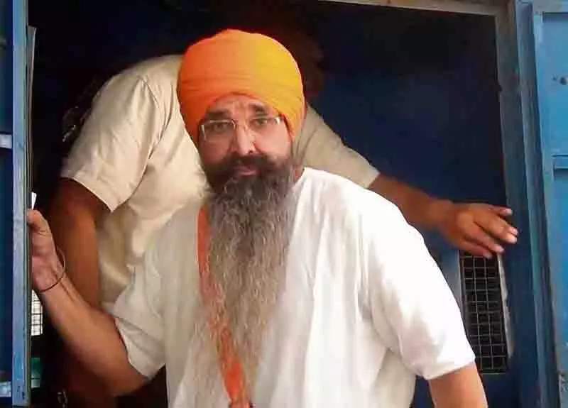 सीएम हत्याकांड: बेअंत सिंह के हत्यारे राजोआना को अब तक फांसी क्यों नहीं दी गई, SC ने पूछा सीएम हत्याकांड: बेअंत सिंह के हत्यारे राजोआना को अब तक फांसी क्यों नहीं दी गई, SC ने पूछा