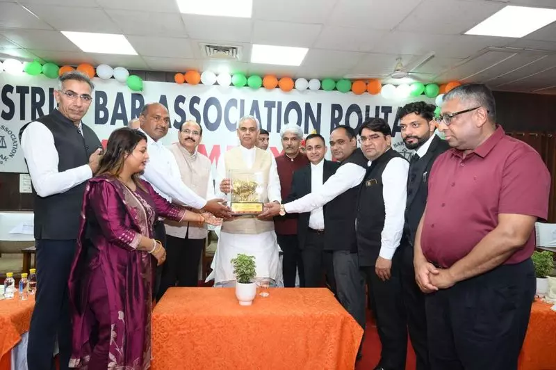 गुजरात के राज्यपाल ने बार एसोसिएशन के कार्यक्रम में प्राकृतिक खेती की वकालत की गुजरात के राज्यपाल ने बार एसोसिएशन के कार्यक्रम में प्राकृतिक खेती की वकालत की